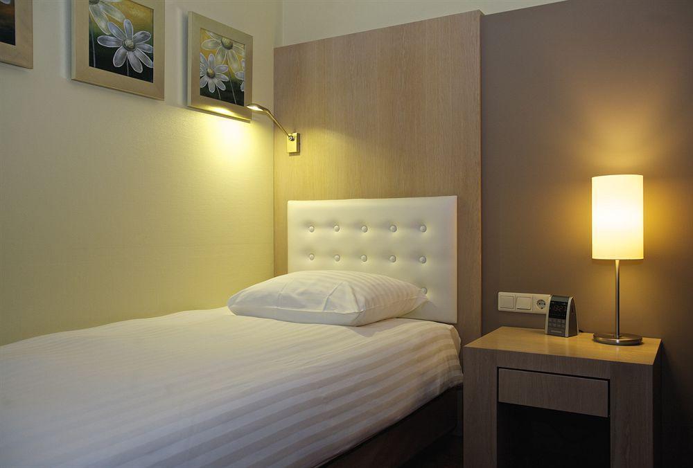 Hotel Arrows Uden Exterior foto